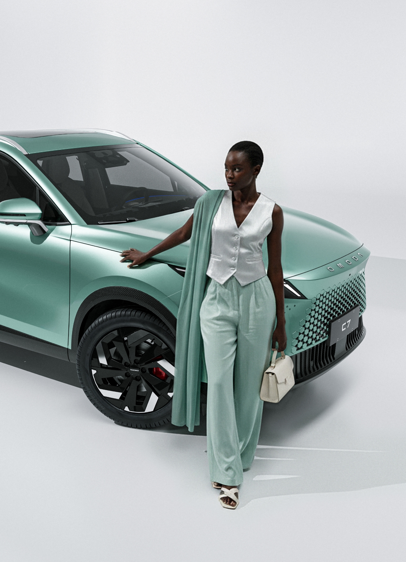OMODA C7